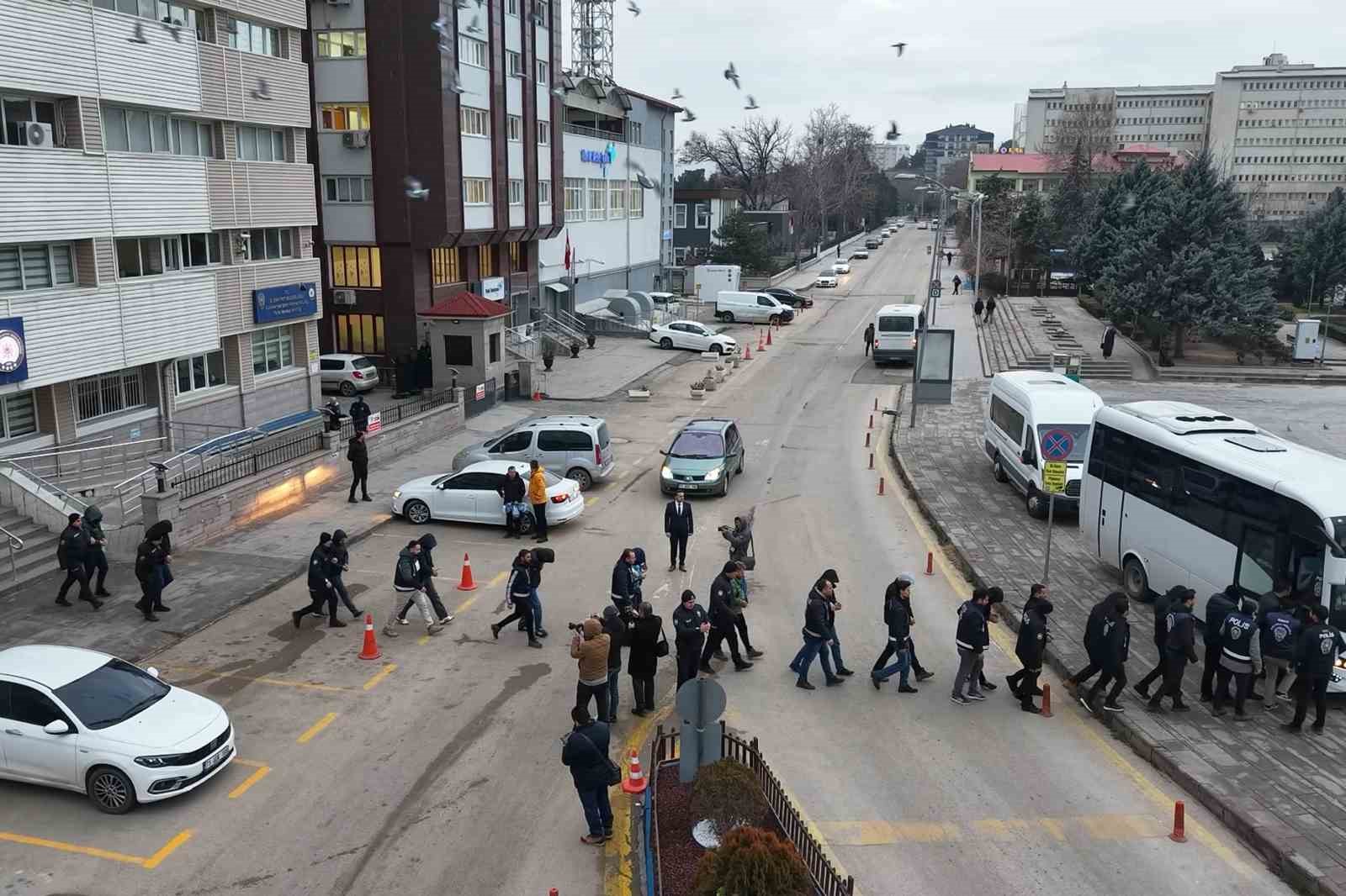 Kırıkkale merkezli yasa dışı bahis operasyonunda 14 şüpheli tutuklandı 5 kirikkale merkezli yasa disi bahis operasyonunda 14 supheli tutuklandi 1