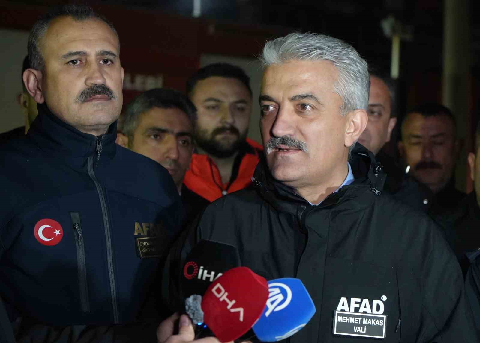 Kırıkkale Valisi Makas’tan fabrika yangınıyla ilgili açıklama: "Tamamen kontrol altına aldık" 4 kirikkale valisi makastan fabrika yanginiyla ilgili aciklama tamamen kontrol altina aldik 0 QOWnsb8v