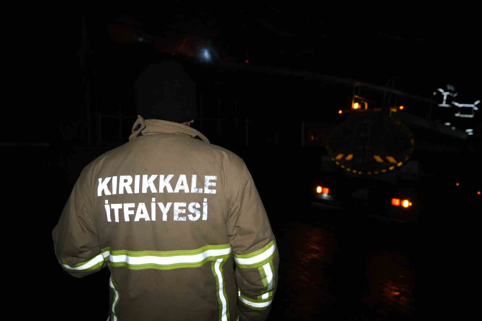 Kırıkkale Valisi Makas’tan fabrika yangınıyla ilgili açıklama: "Tamamen kontrol altına aldık" 11 kirikkale valisi makastan fabrika yanginiyla ilgili aciklama tamamen kontrol altina aldik 7 gItbNvVq