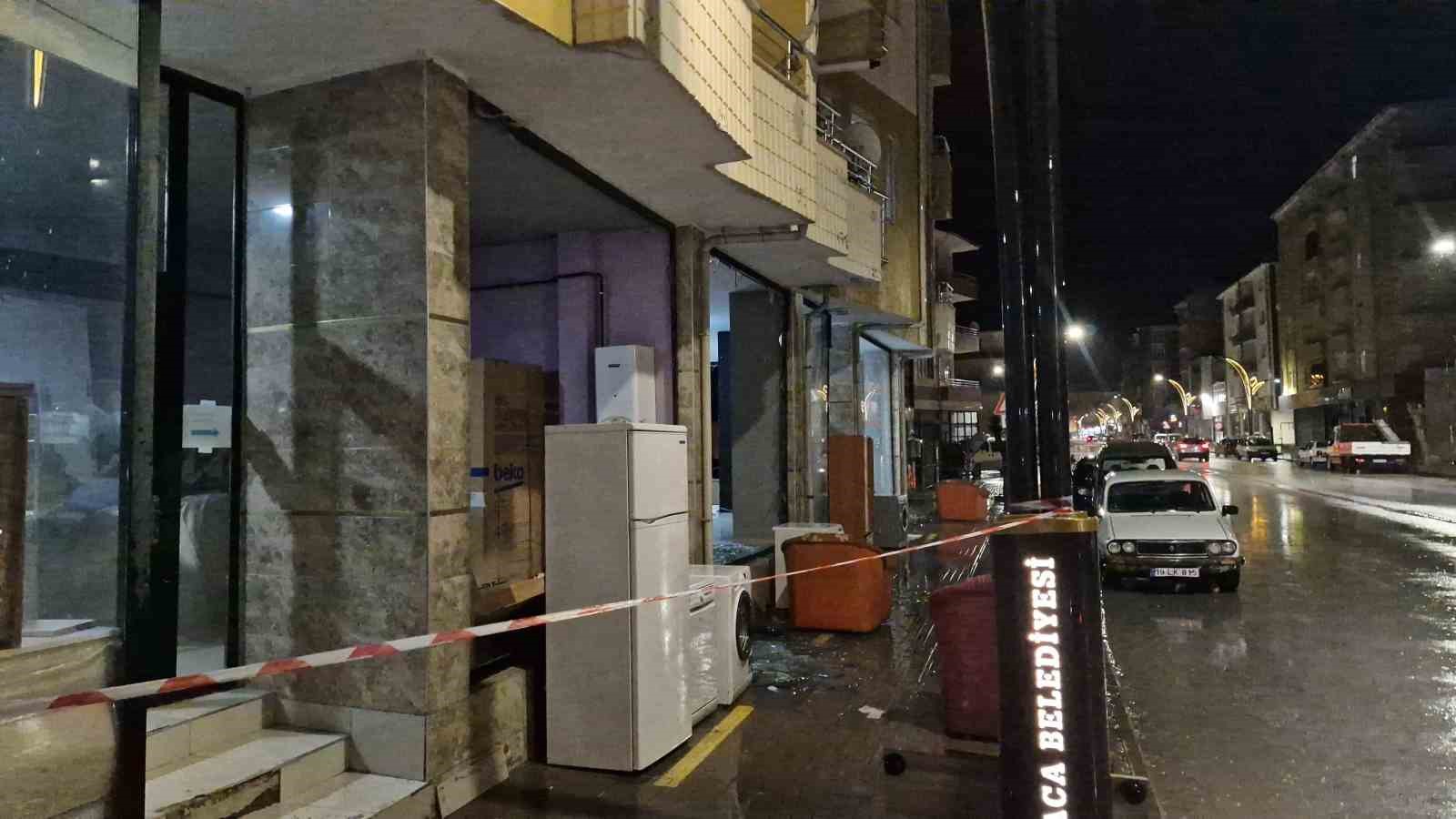 kirikkale ve corumda yagmur ve kuvvetli ruzgar etkili oldu 2 3SvrlNGG
