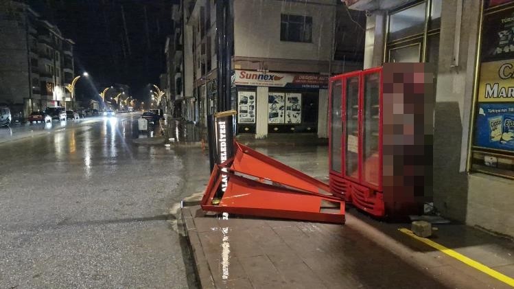 kirikkale ve corumda yagmur ve kuvvetli ruzgar etkili oldu 4 vsR8O7bT
