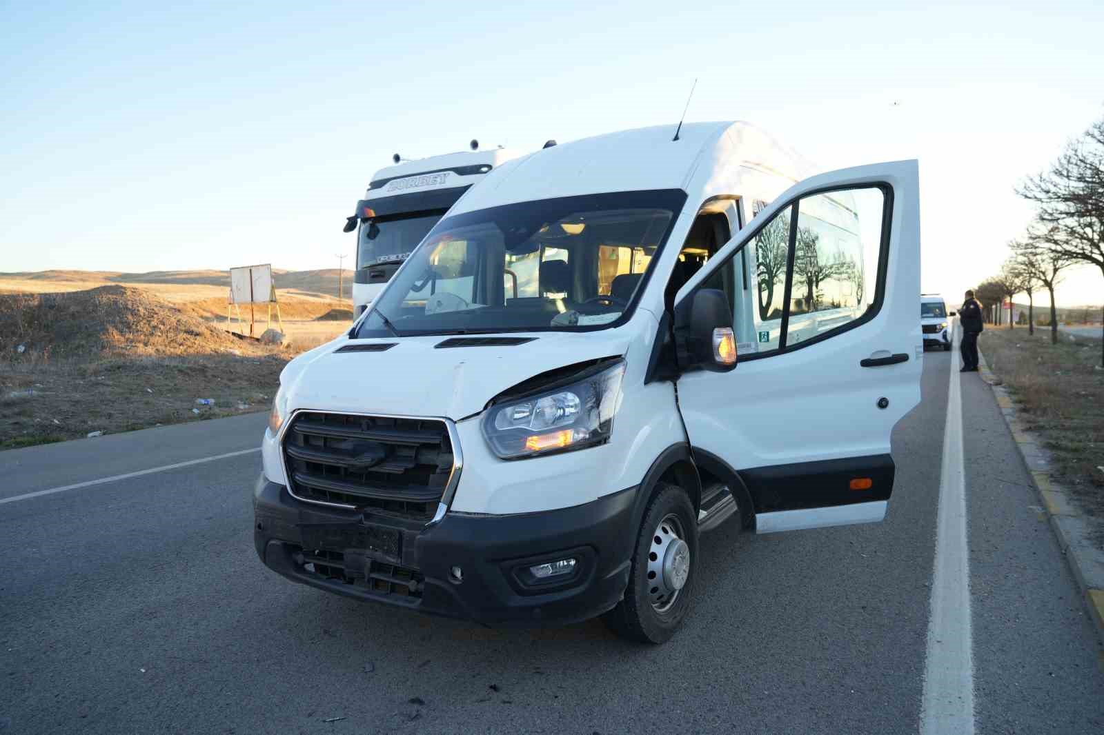kirikkalede 3 servis araci carpisti 10 yarali 4 Sq3Bc97m