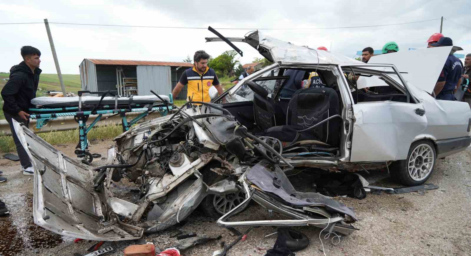kirikkalede araclar bir aileye mezar oldu olu sayisi 3e yukseldi 6 kisinin tedavisi suruyor adNyfSeS