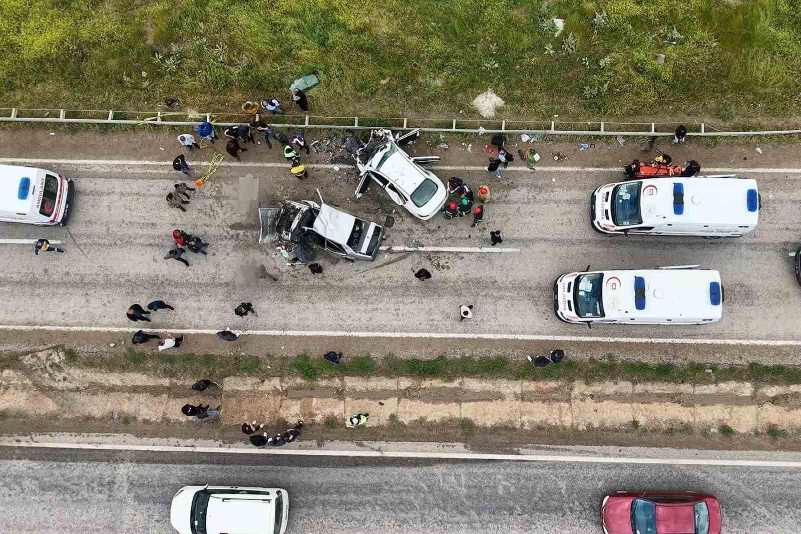 kirikkalede araclar bir aileye mezar oldu olu sayisi 3e yukseldi 6 kisinin tedavisi suruyor rs33znHu