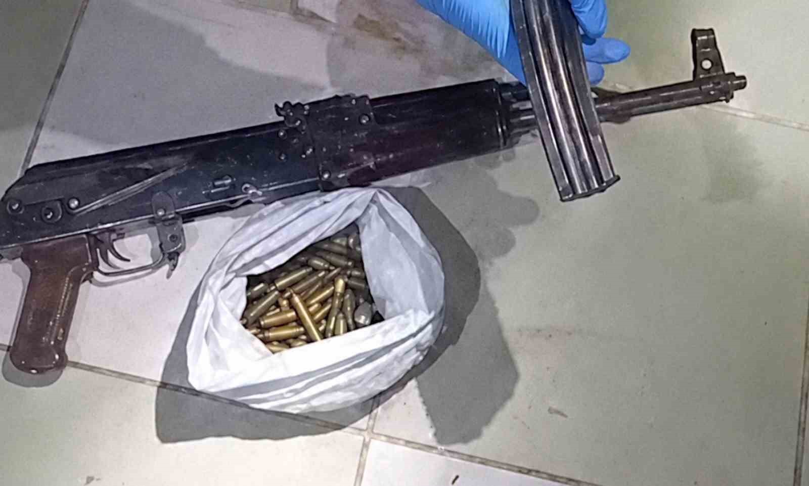 kirikkalede catiya gizlenen cuvaldan kalasnikof cikti 2 shTavs5Z
