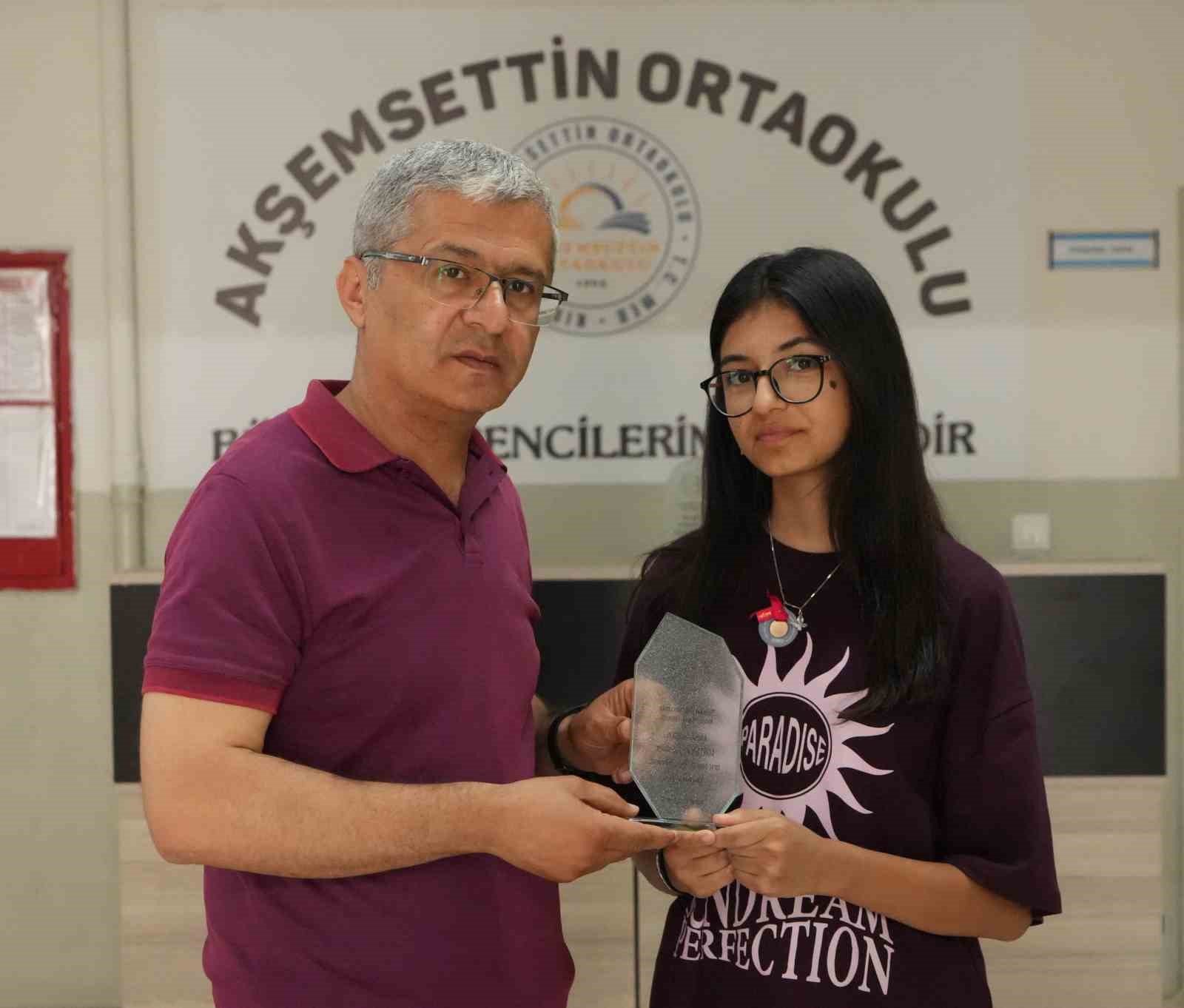 kirikkalede devlet okullarindan 2 lgs birincisi cikti biri dersi dinledi digeri gunde 200 soru Yu5UuGWi