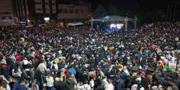 kirikkalede-huseyin-kagit-konserine-binlerce-kisi-akin-etti-ZQhOTkdx.jpg