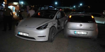 kirikkalede-iki-otomobil-carpisti-4-yarali-7cz2JiHz.jpg