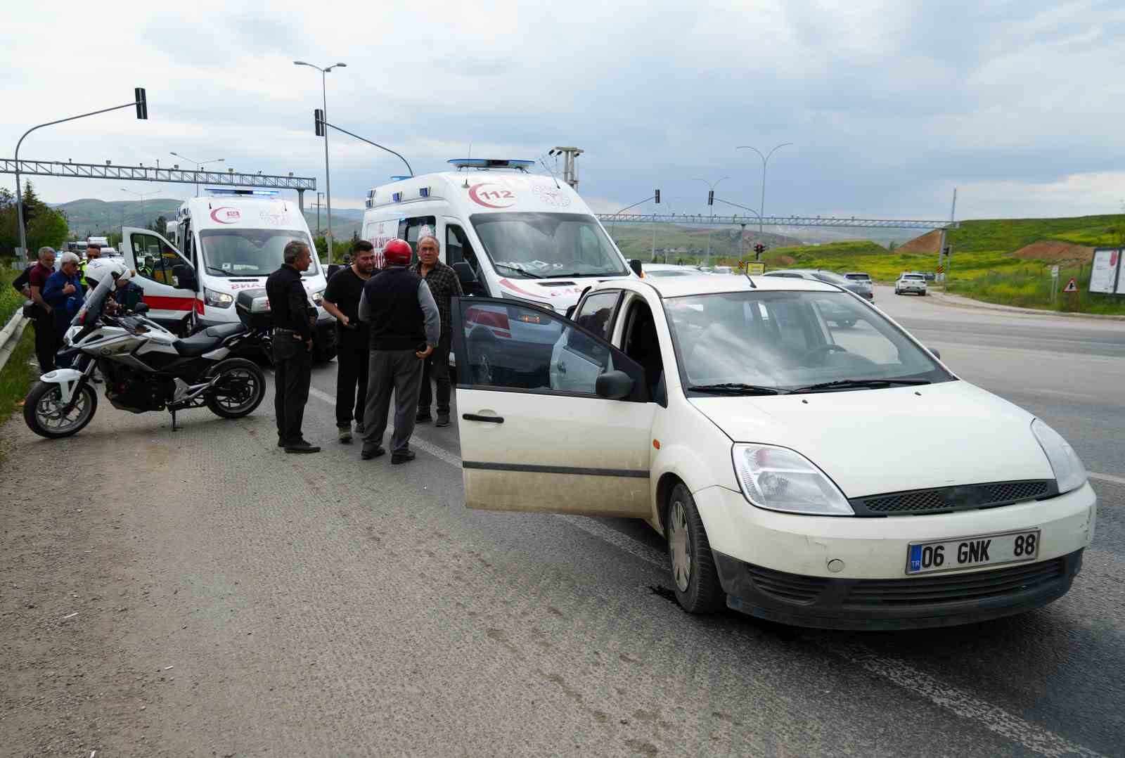 kirikkalede iki otomobil carpisti 7 yarali 7 htU6VnSG