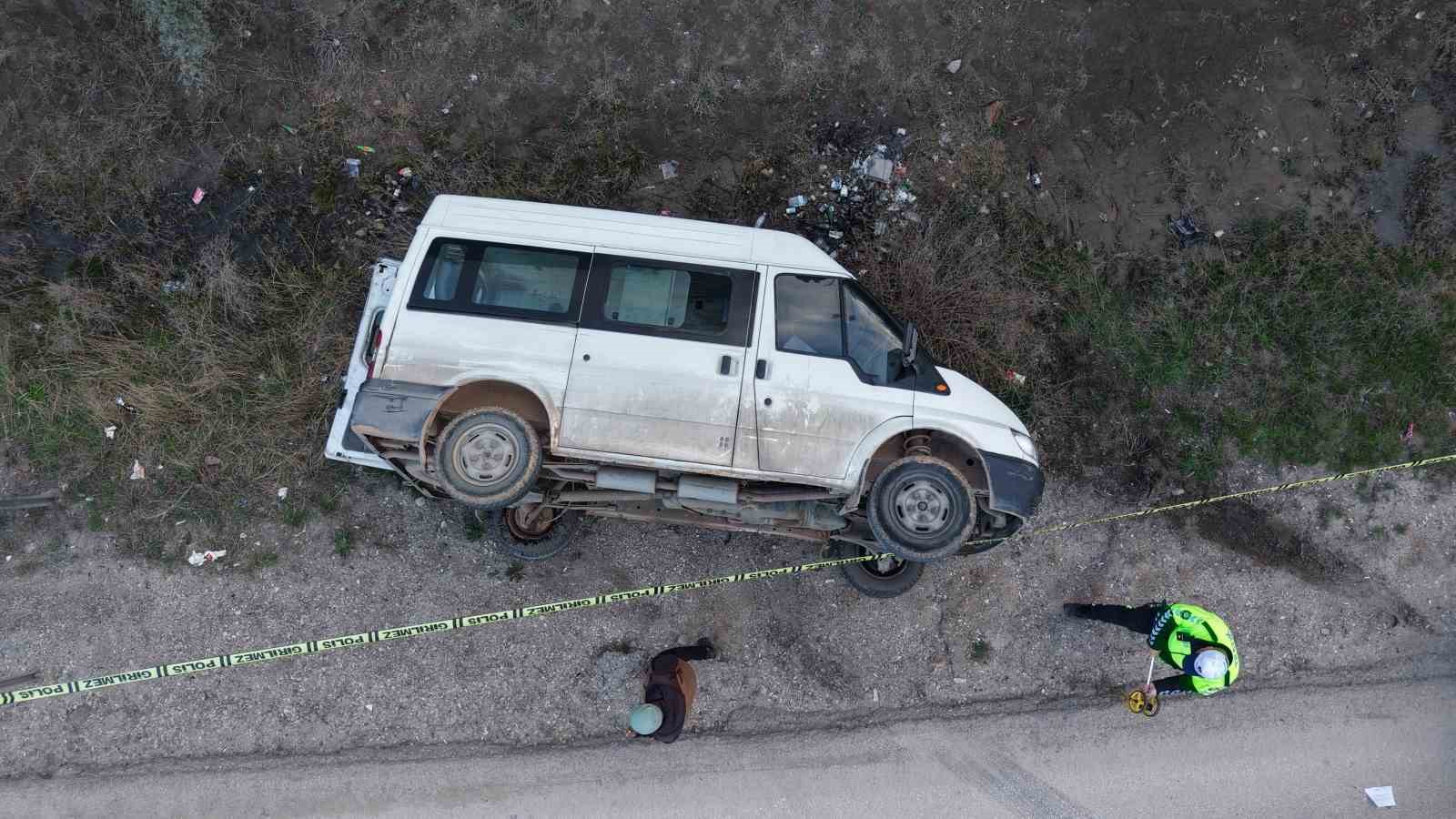 kirikkalede isci servisi kamyonla carpisti 5 yarali 0 IGRekWuc