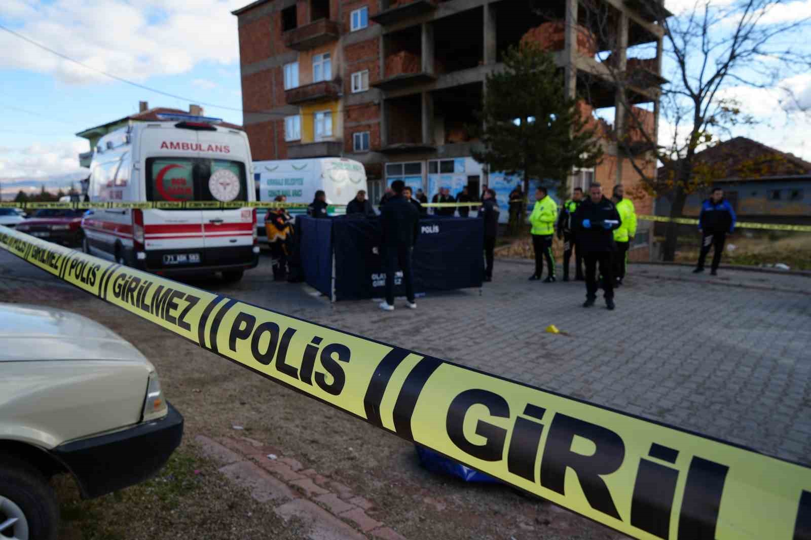 kirikkalede kamyonun carptigi yasli kadin hayatini kaybetti 2 rhCEZt8a