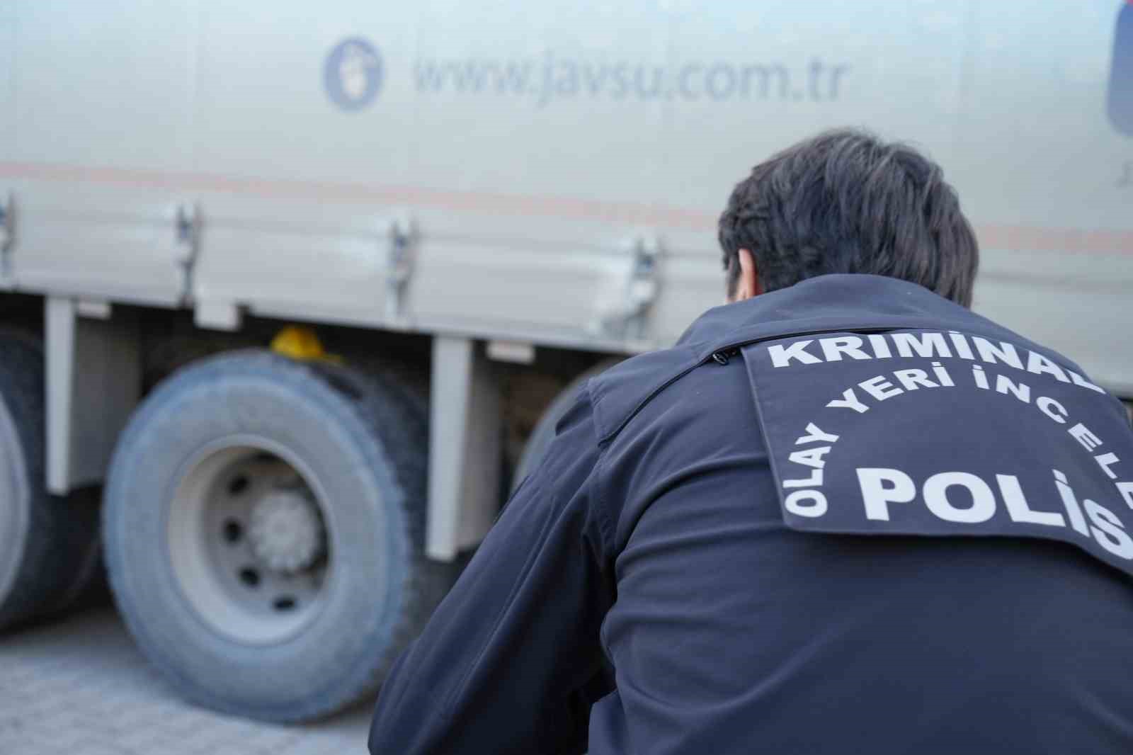 kirikkalede kamyonun carptigi yasli kadin hayatini kaybetti 3 RNbPtjat