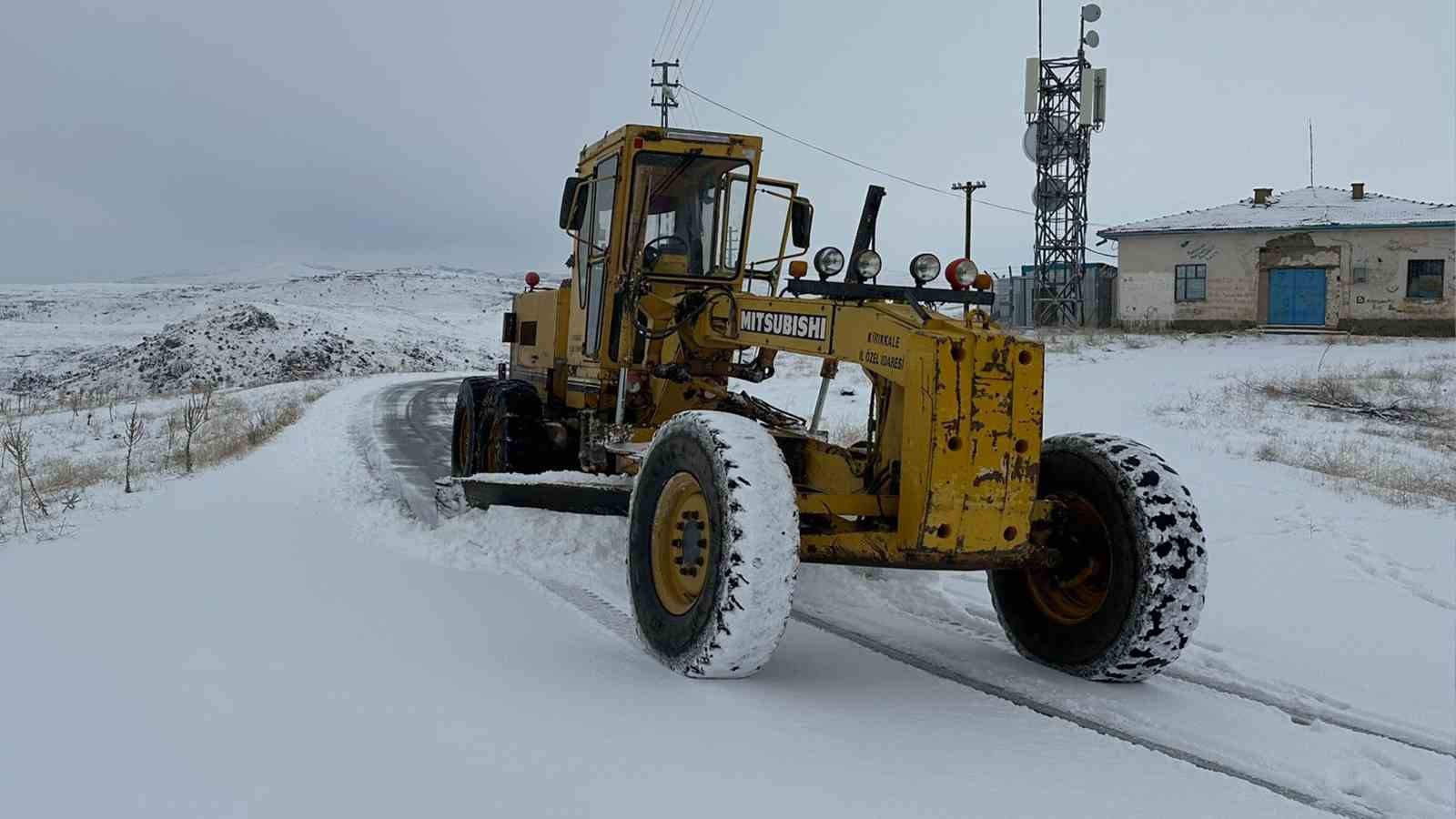 kirikkalede karla kaplanan koy yollari yeniden ulasima acildi 5 Xr3nsgcz