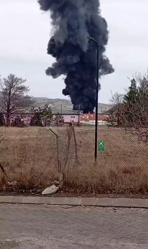 kirikkalede kimya fabrikasinda yangin 0 3HKRyG7h