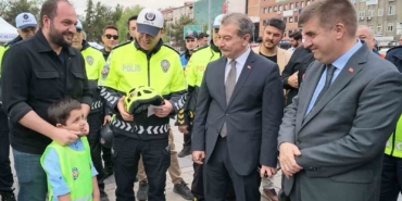 kirikkalede-motosiklet-kazasi-geciren-suruculere-kask-hediye-edildi-Aim4hbyr.jpg