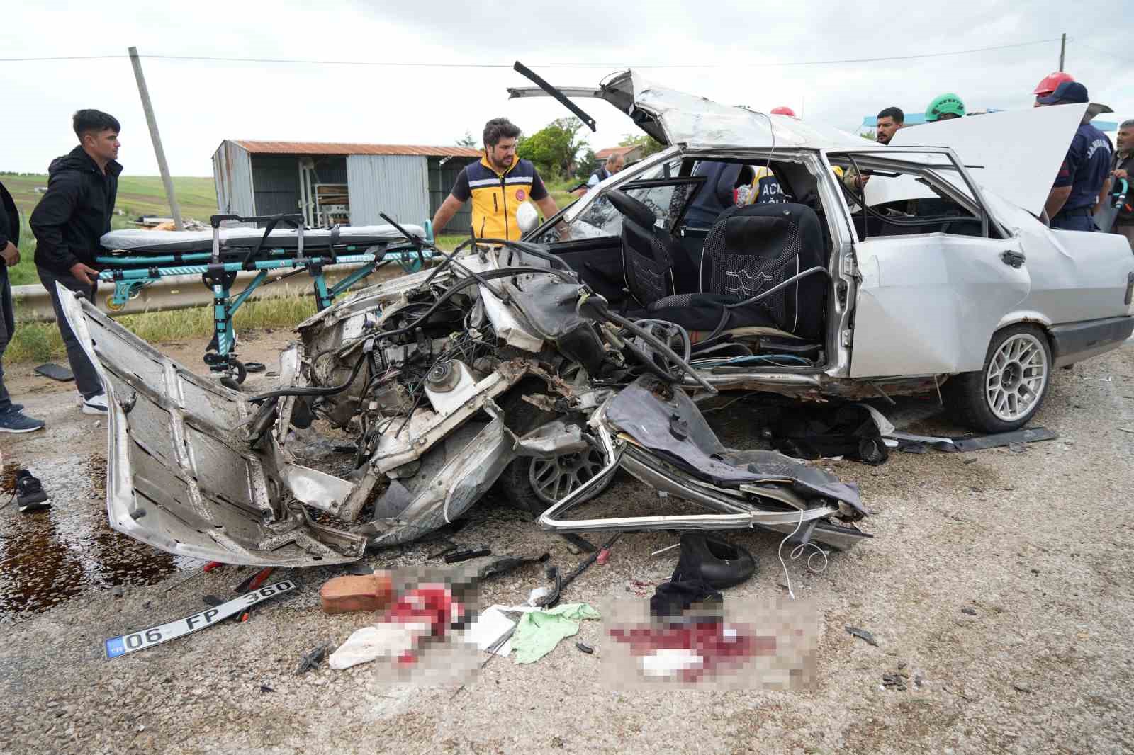 kirikkalede otomobiller carpisti 2 olu 7 yarali 0 N8y4UJSm