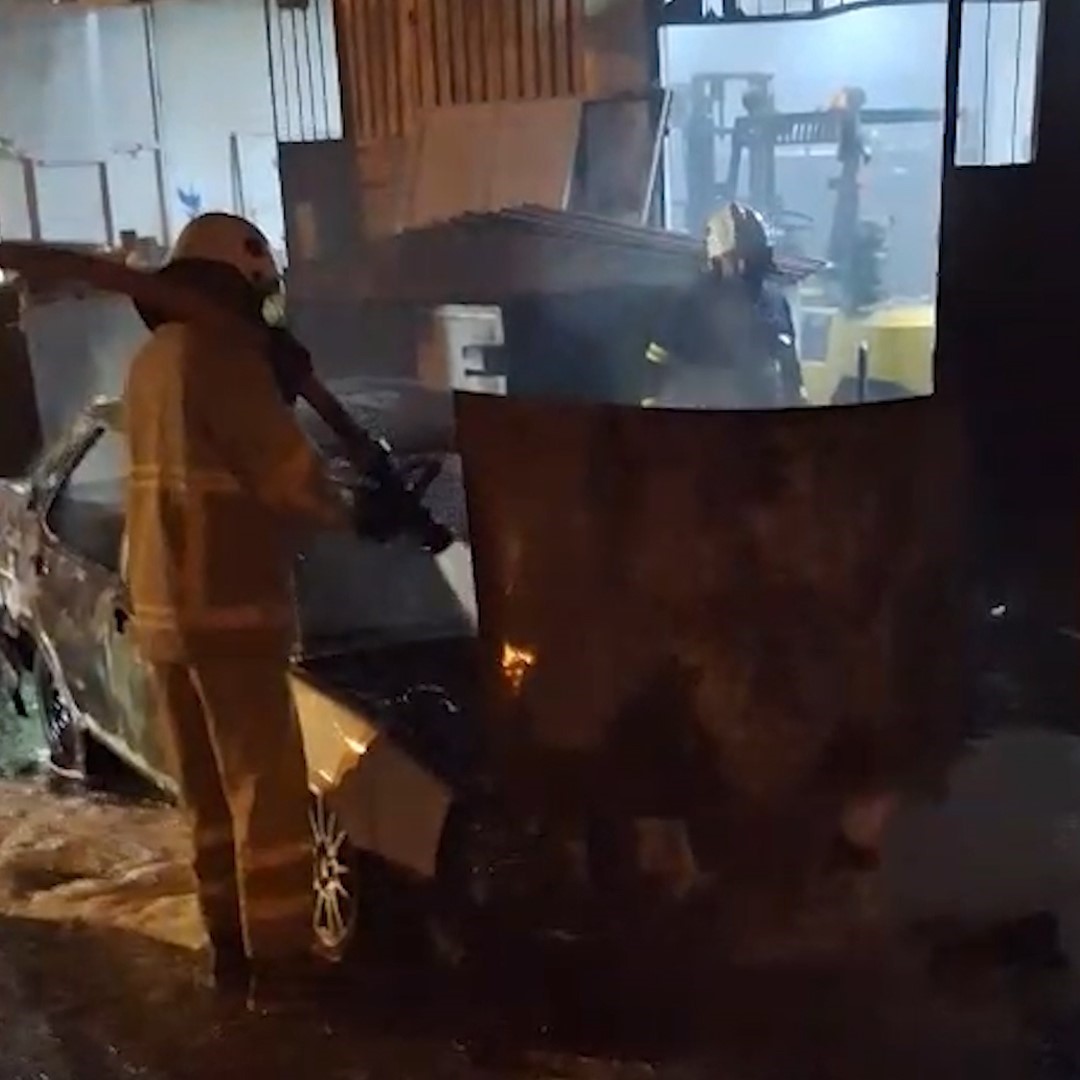 kirikkalede park halindeki otomobil alev topuna dondu 1 ccLfBvaE