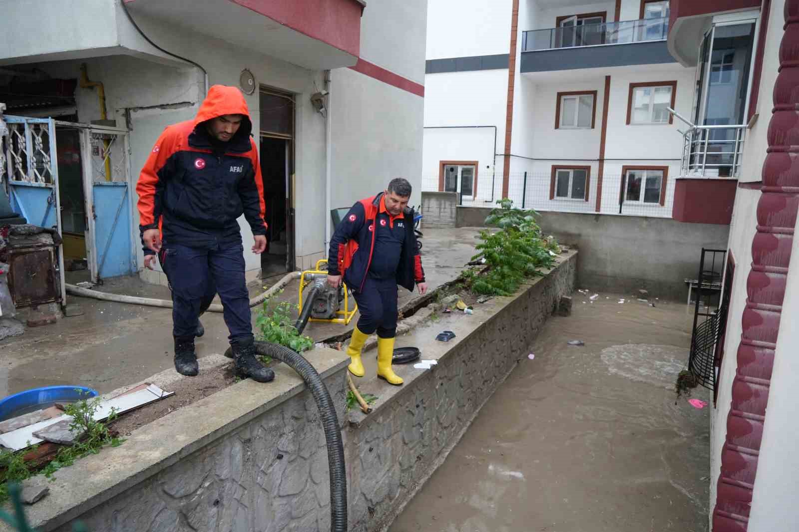 kirikkalede saganak hayati olumsuz etkiledi ev ve is yerlerini su basti 3 gHOVrT2q