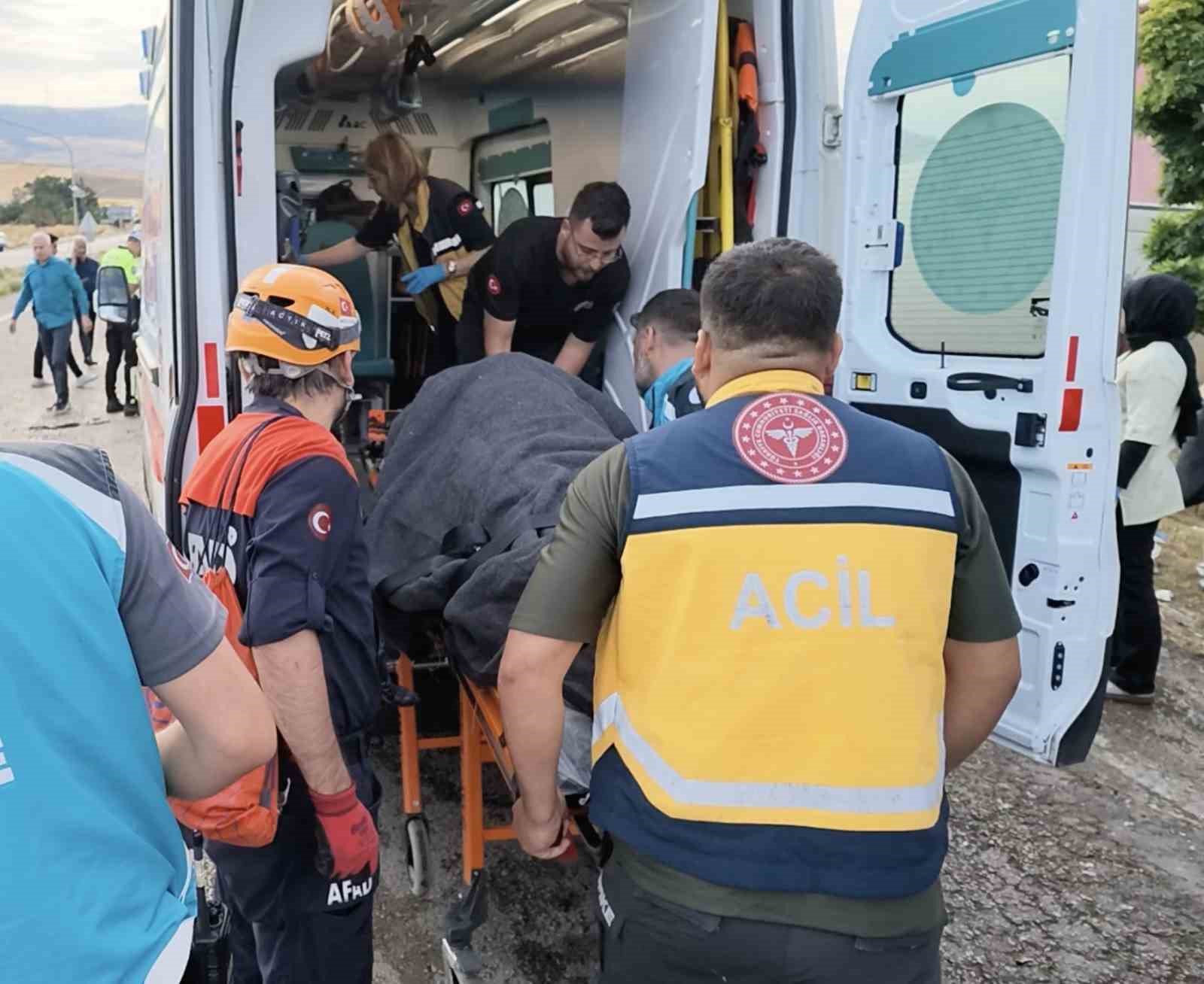 kirikkalede yolcu otobusu devrildi 3u agir 41 yarali 1 bkFrQdn4
