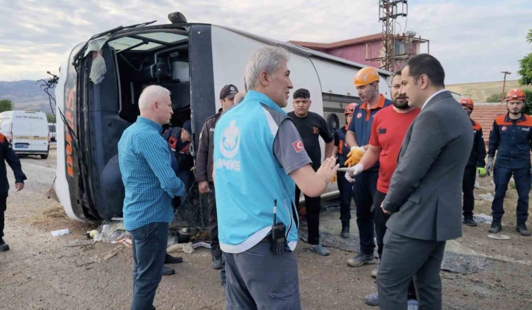 kirikkalede-yolcu-otobusu-devrildi-3u-agir-41-yarali-njsCDWXw.jpg