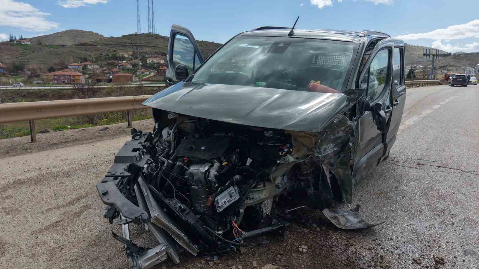kirikkalede zincirleme trafik kazasi 7 yarali 1 TW3c8m6u