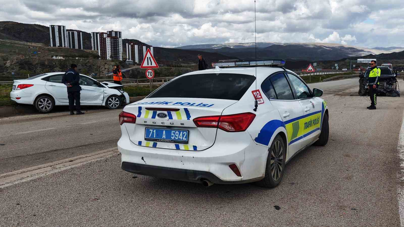 kirikkalede zincirleme trafik kazasi 7 yarali 3 ZjMfrcCX