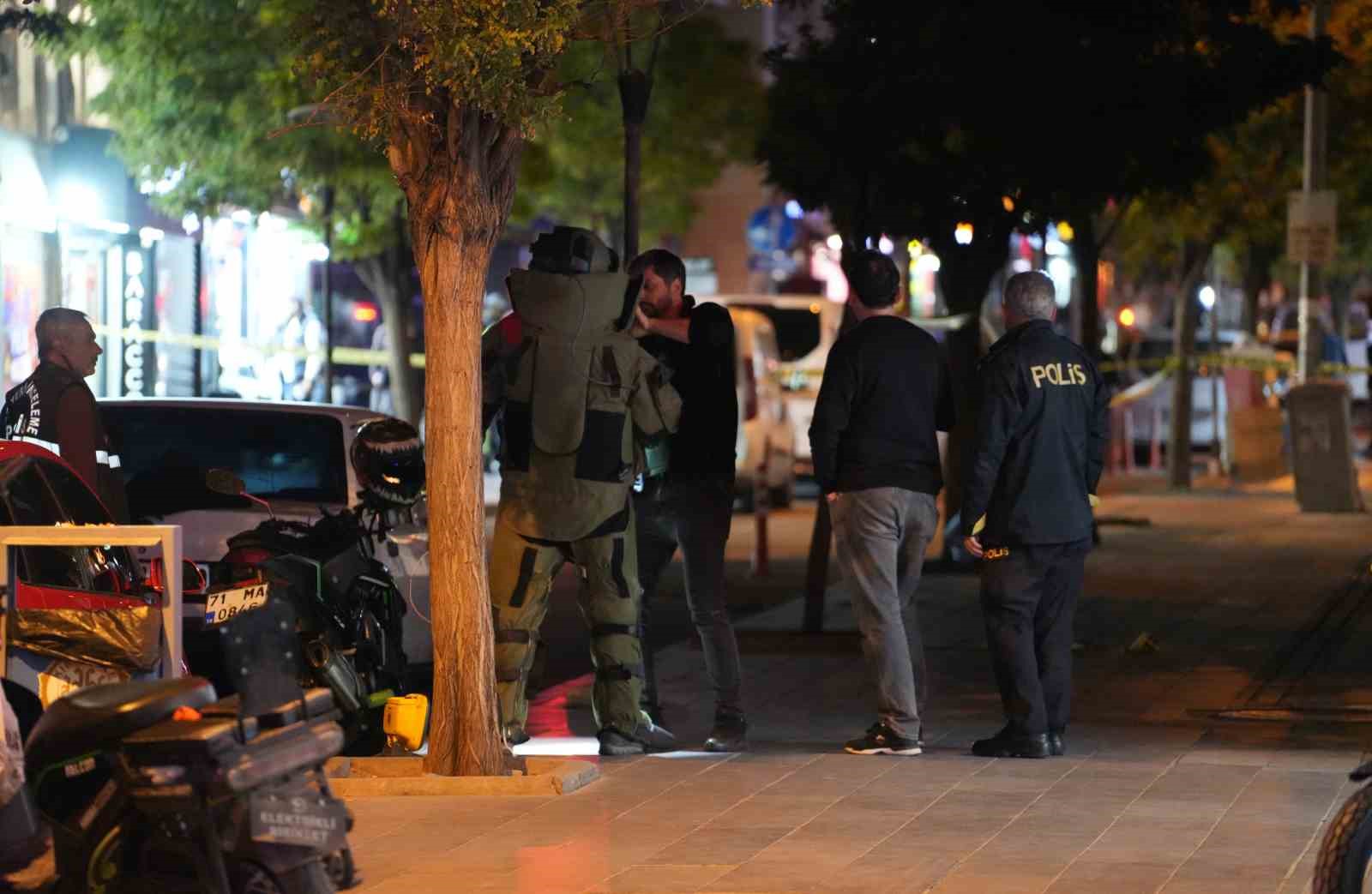 kirikkalenin en islek caddesinde supheli paket panigi polis merakli vatandaslarla adeta imtihan verdi 4 nUKu3QDn