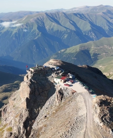 kirklar-dagi-mescidi-cikan-yanginda-kul-oldu-wJivwz7b.jpg