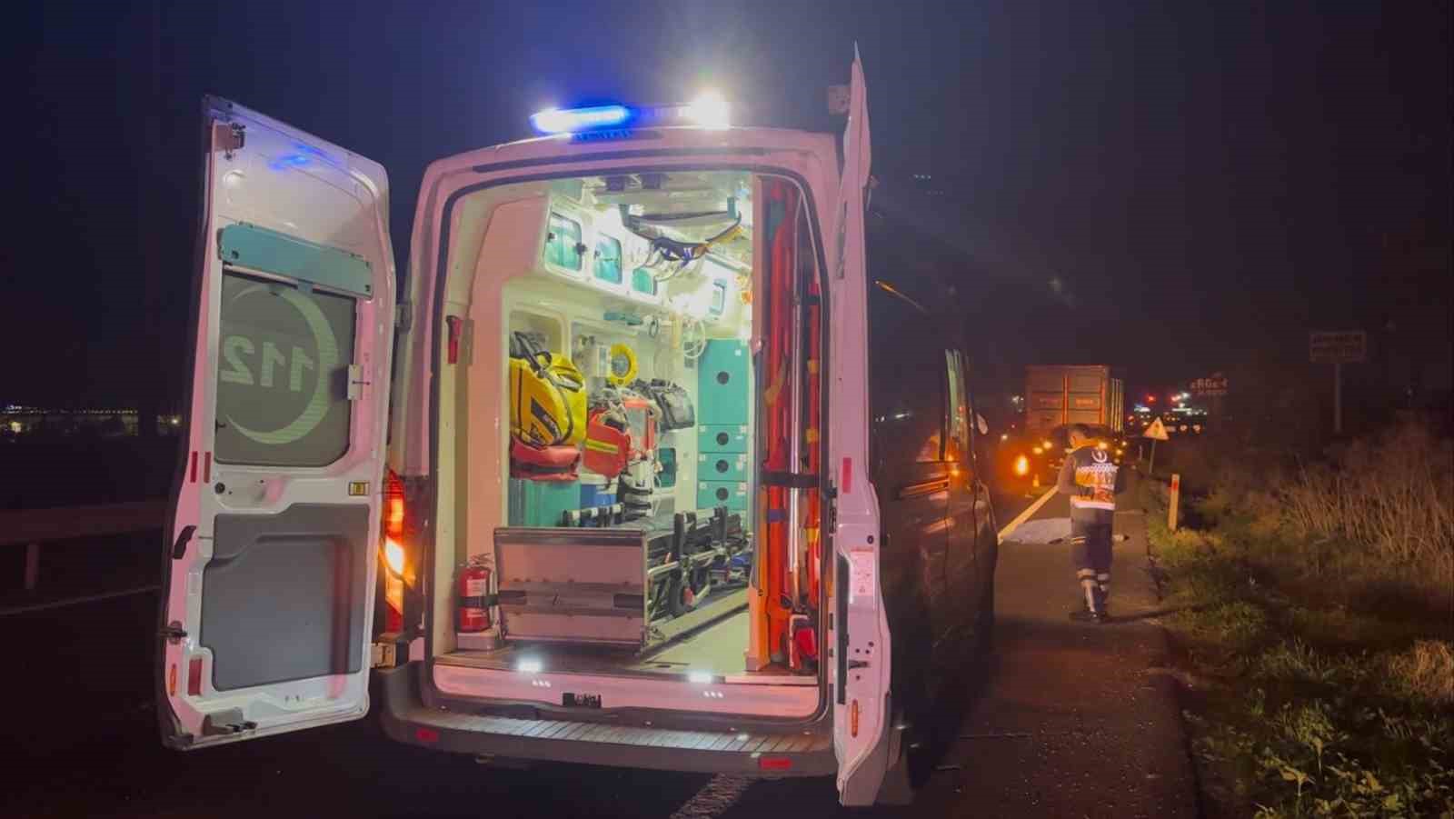 kirklarelide aracin carpmasi ile metrelerce uzaga savrulan sahis hayatini kaybetti 2