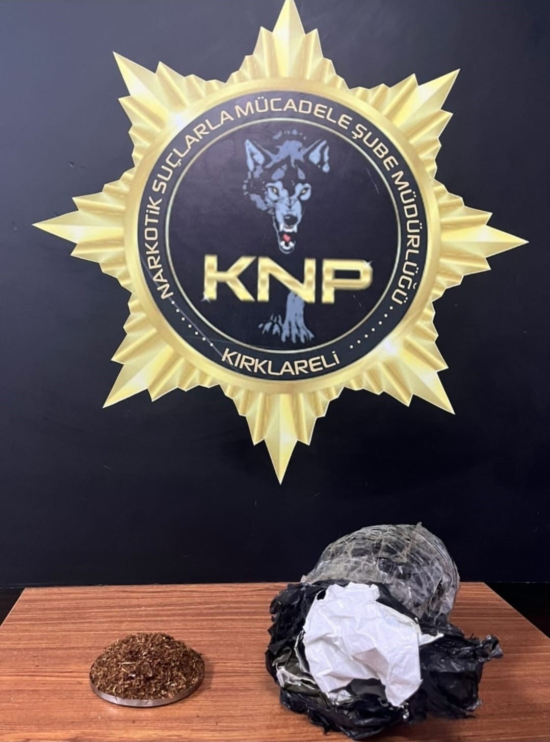 Kırklareli’nde 450 gram bonzai ele geçirildi: 1 kişi tutuklandı 4 kirklarelinde 450 gram bonzai ele gecirildi 1 kisi tutuklandi 0 FNRbuS3R