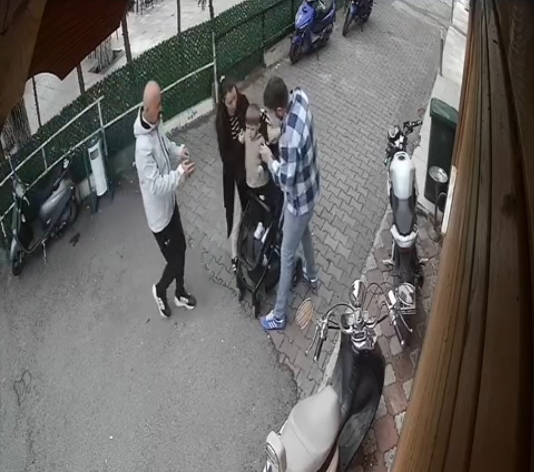 kirklarelinde bogulma tehlikesi geciren cocuk heimlich manevrasiyla kurtarildi 1 HLn3jW1L
