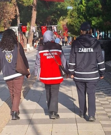 kirklarelinde-dilenen-ve-sokakta-calisan-cocuk-denetimleri-TefVGNYD.jpg