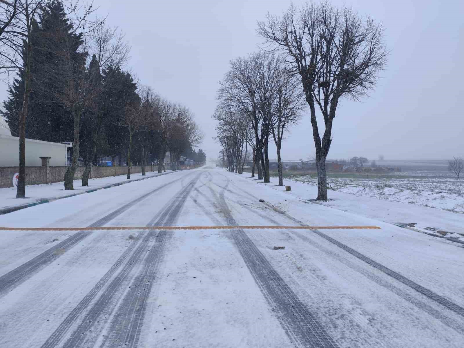 kirklarelinde kar yagisi etkisini arttirdi 3 qSGTnwK2