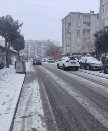 kirklarelinde-kar-yagisi-etkisini-arttirdi-aOmuKzGZ.jpg