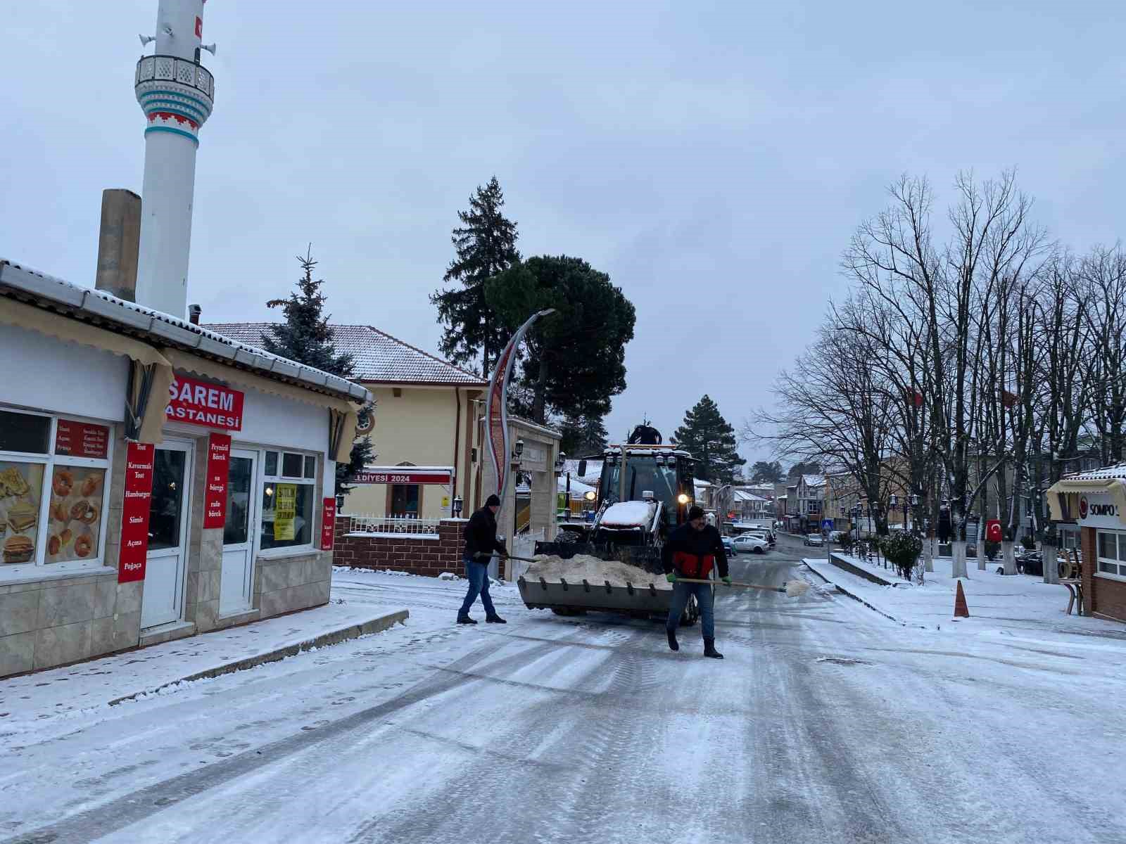 kirklarelinde kar yagisi hayati olumsuz etkilemeye devam ediyor 4 F4JHQT5w