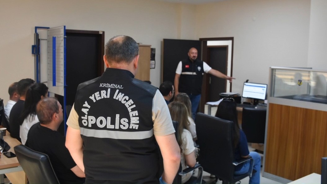 Kırklareli’nde Nüfus Müdürlüğü personeline parmak izi eğitimi verildi 5 kirklarelinde nufus mudurlugu personeline parmak izi egitimi verildi 1 acOqUWnL
