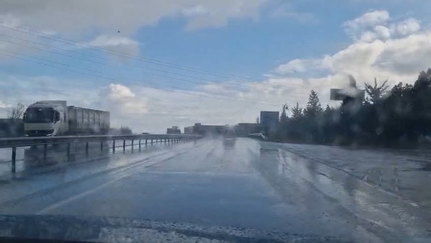 Kırklareli’nde şiddetli yağış, otomobil tıra çarptı 6 kirklarelinde siddetli yagis otomobil tira carpti 2 zawBJ7iO