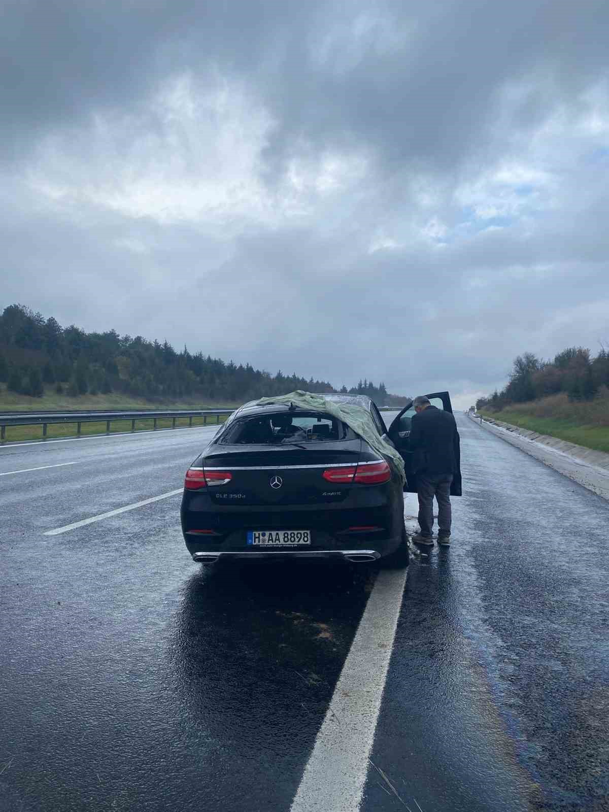 Kırklareli’nde şiddetli yağış, otomobil tıra çarptı 7 kirklarelinde siddetli yagis otomobil tira carpti 3 yhKldvFh