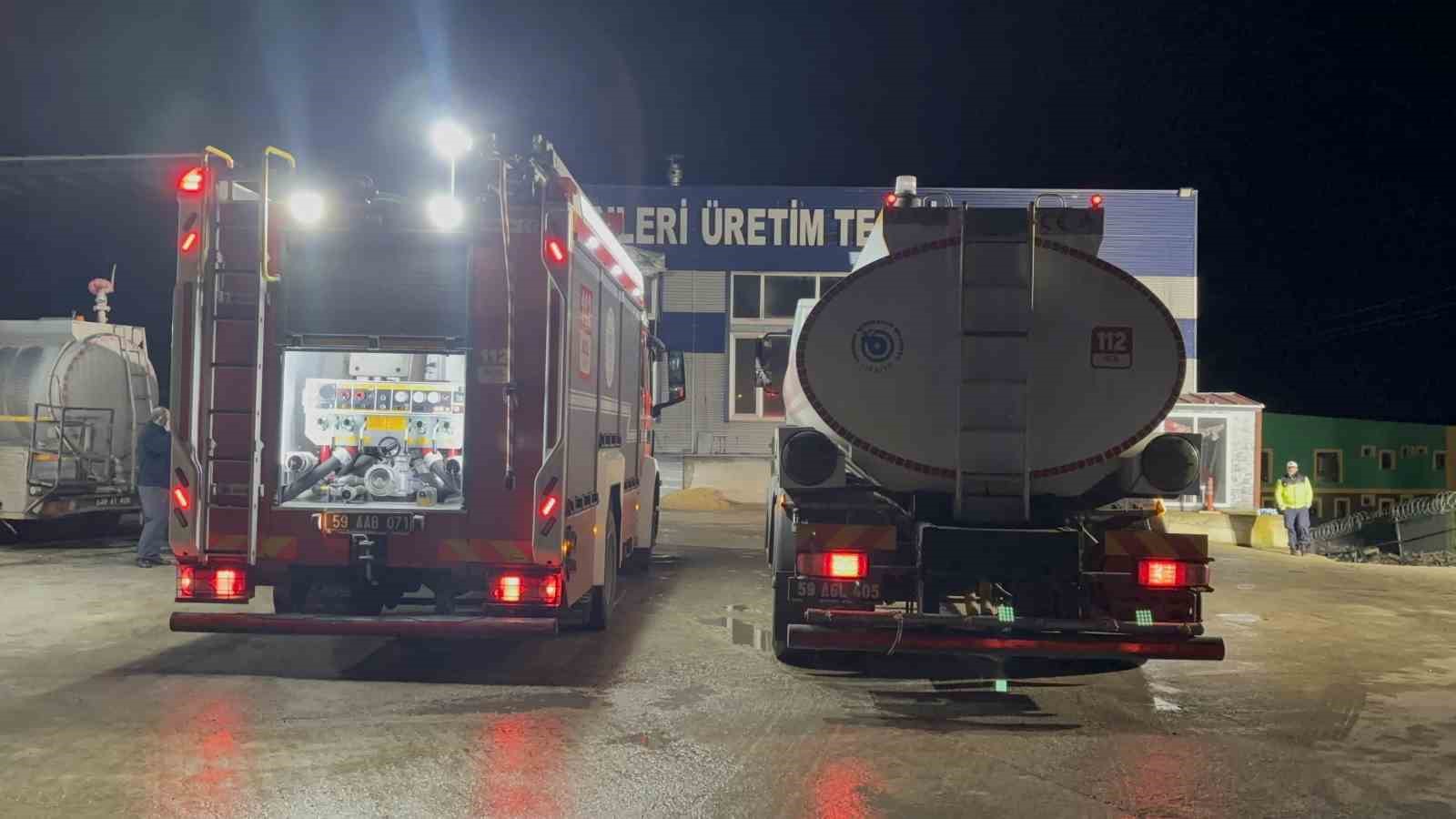 kirklarelinde sut urunleri tesisinin deposunda yangin 1 A2LHsZge