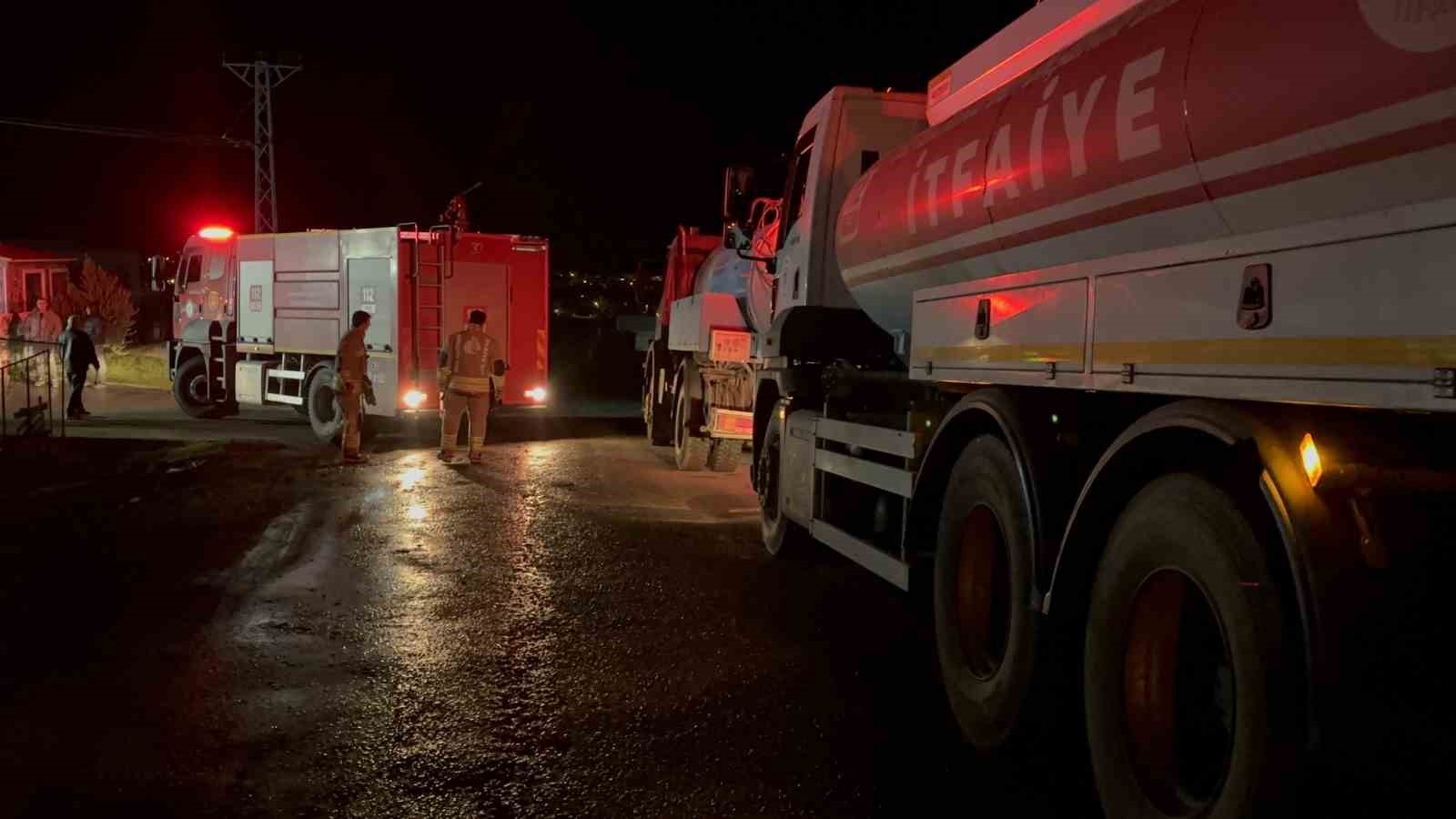 kirklarelinde sut urunleri tesisinin deposunda yangin 3