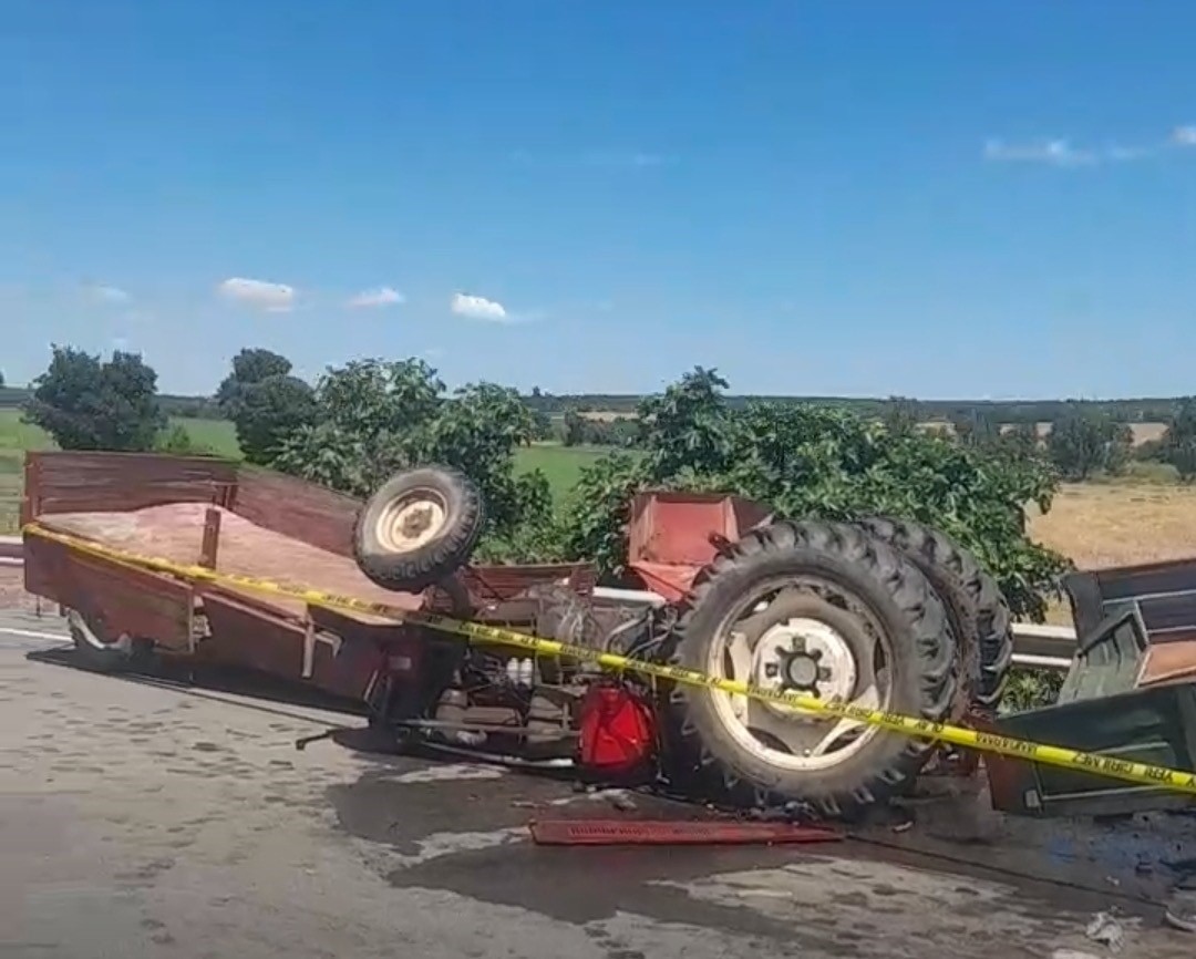 Kırklareli’nde tırın çarptığı traktörün sürücüsü hayatını kaybetti 5 kirklarelinde tirin carptigi traktorun surucusu hayatini kaybetti 1 5lRF3RdG