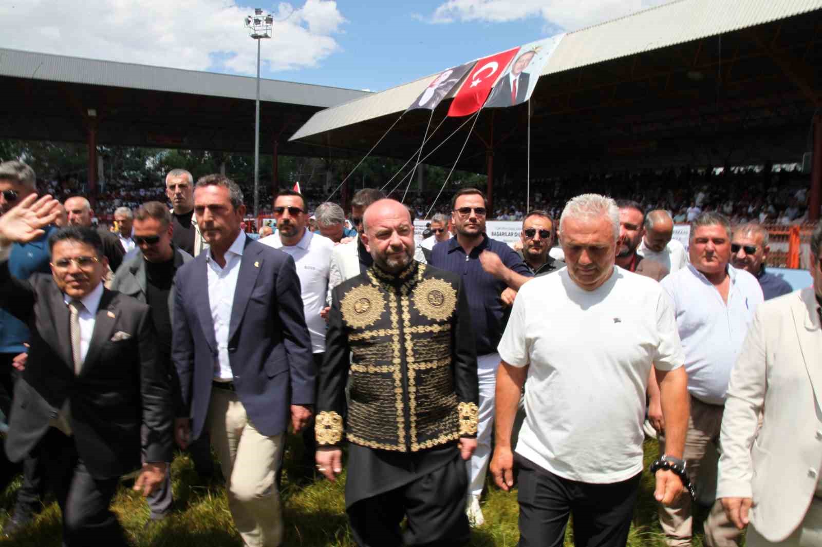 Kırkpınar Ağası Ufuk Özünlü, altın kemerin ebedi sahibi oldu 4 kirkpinar agasi ufuk ozunlu altin kemerin ebedi sahibi oldu 0 YSyN1KIn