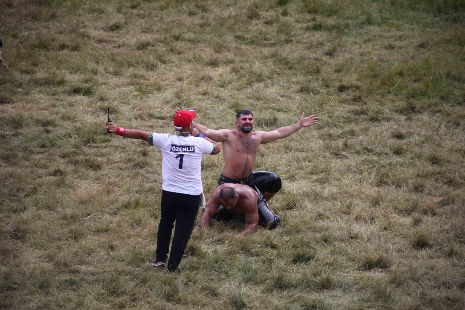 kirkpinarda-altin-kemerin-sahibi-erkan-tas-oldu-g3cJBZkp.jpg