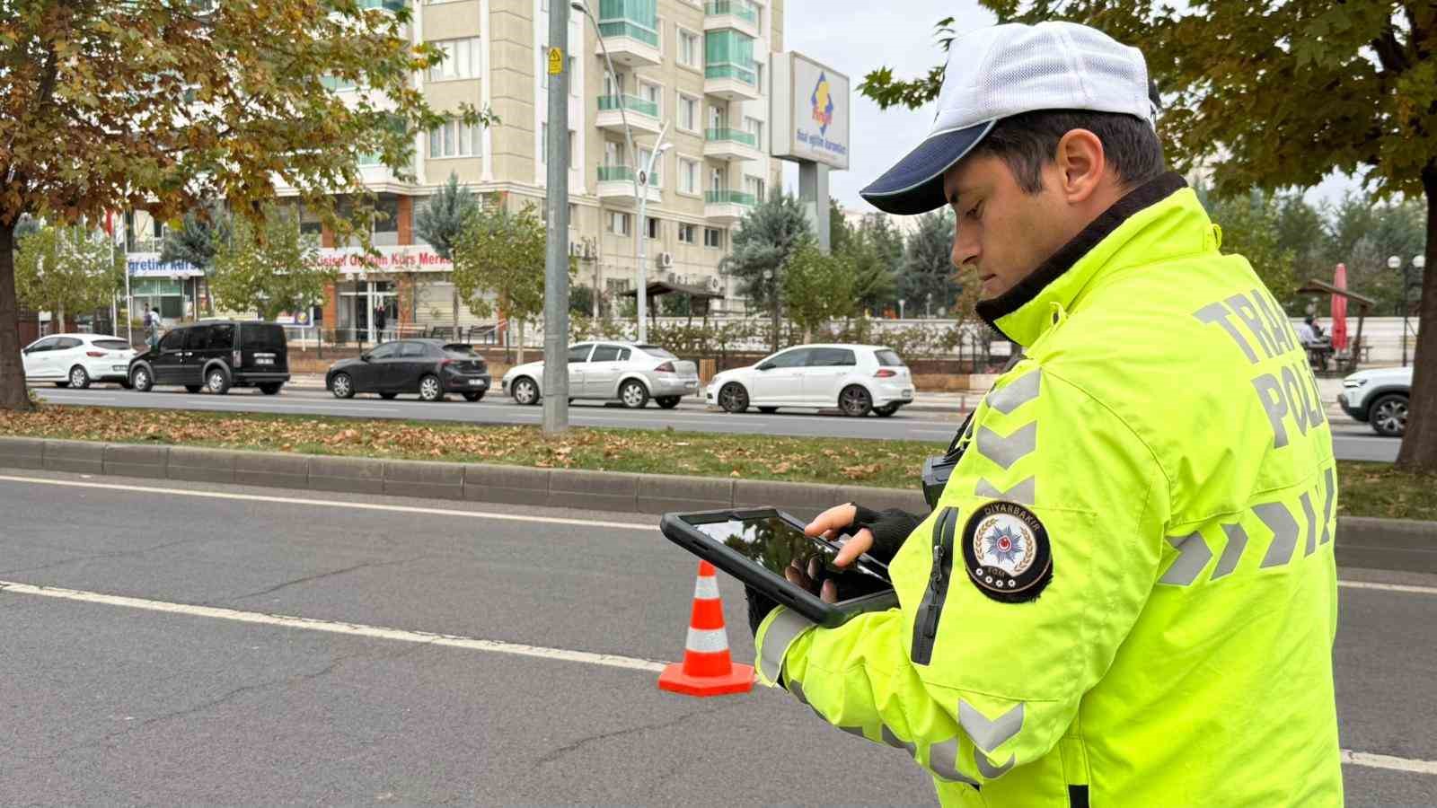 ’Kırmızı ışık’ ihlali dron denetimine takıldı, kesilen cezayı kamera şakası sandı 5 kirmizi isik ihlali dron denetimine takildi kesilen cezayi kamera sakasi sandi 1 25MSVbwz