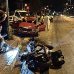 kirmizi-isik-ihlali-felaket-getirdi-otomobilin-carptigi-motosikletli-agir-yaralandi-jMaBKnX4.jpg