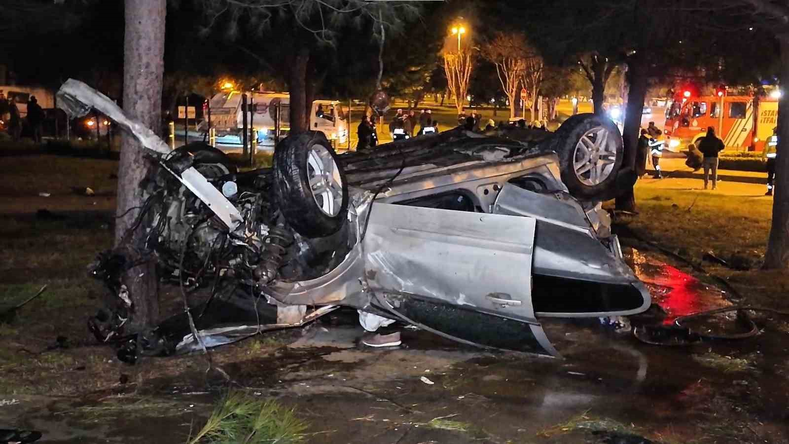 kirmizi isik ihlali kazaya neden oldu 1i agir 6 yarali 5 h8q9Pnkr
