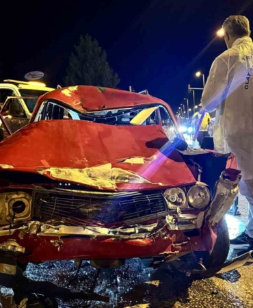 kirmizi-isik-ihlali-yapip-motosiklete-carpan-surucuye-51-bin-tl-ceza-kesildi-tEyf9LuN.jpg