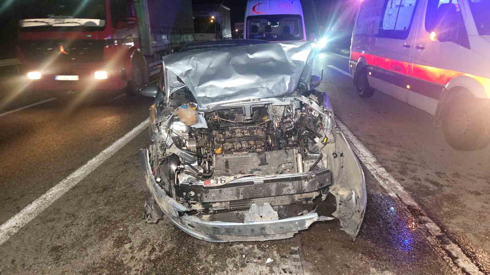 kirmizi isikta duran otomobile arkadan carpti 1i cocuk 5 yarali 0 mn5KUzFw