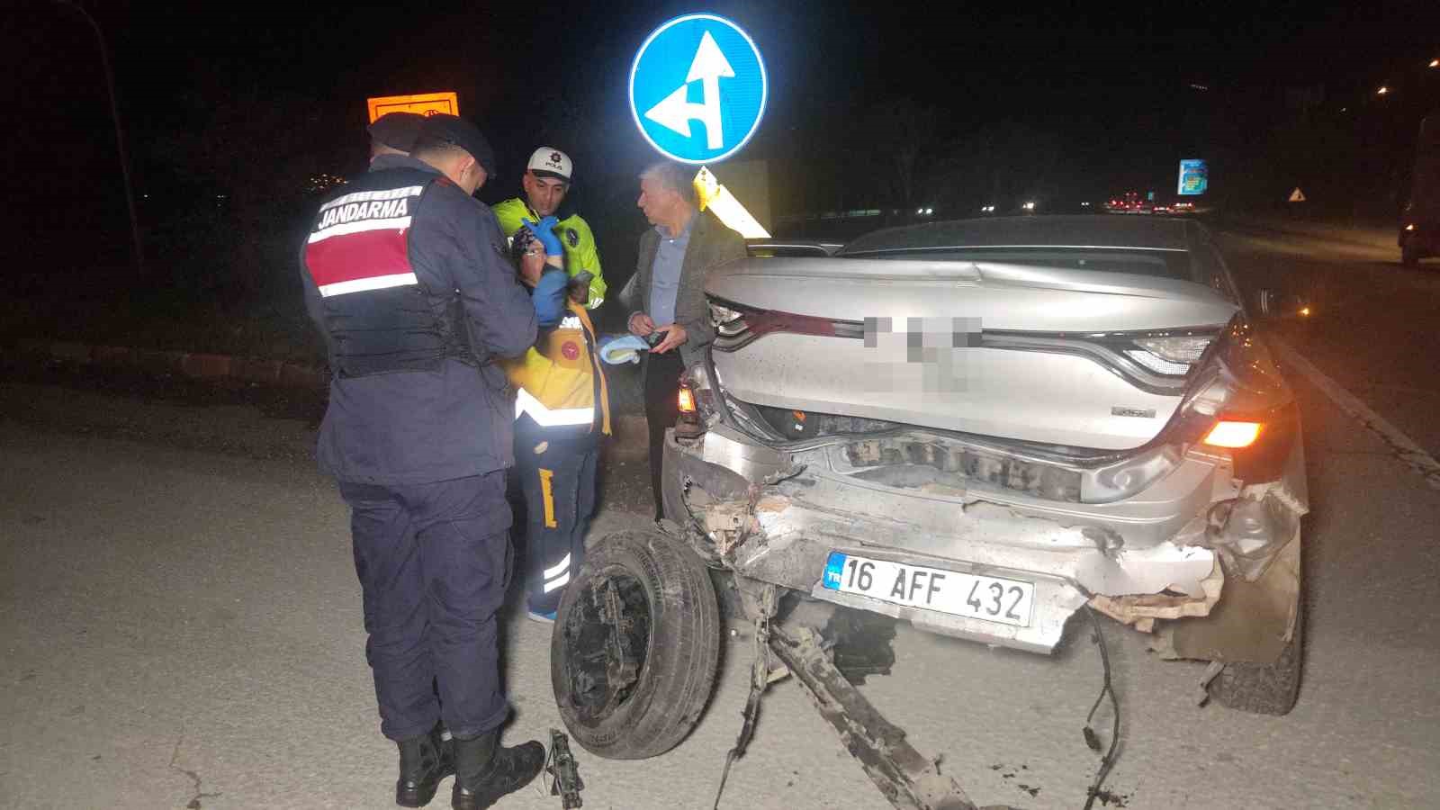 kirmizi isikta duran otomobile arkadan carpti 1i cocuk 5 yarali 1 QJbG2HyY