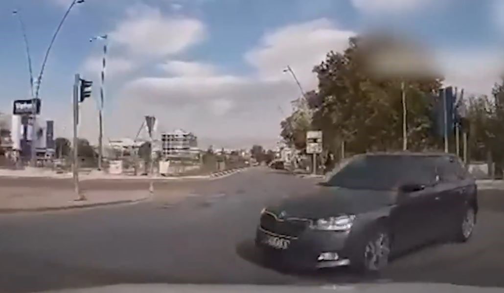 kirmizi isikta gecen otomobile 2 bin 167 tl para cezasi kesildi 1 cJ85Wwyk